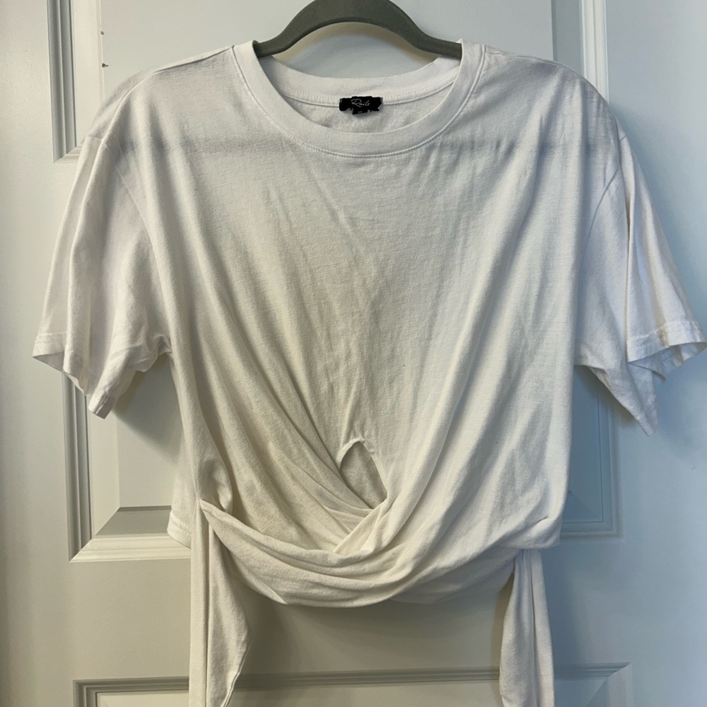 White Rails wrap around t shirt